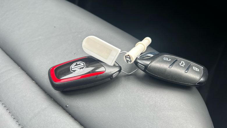 MG Hs 1.5 T-GDI Exclusive 5dr DCT Petrol Hatchback